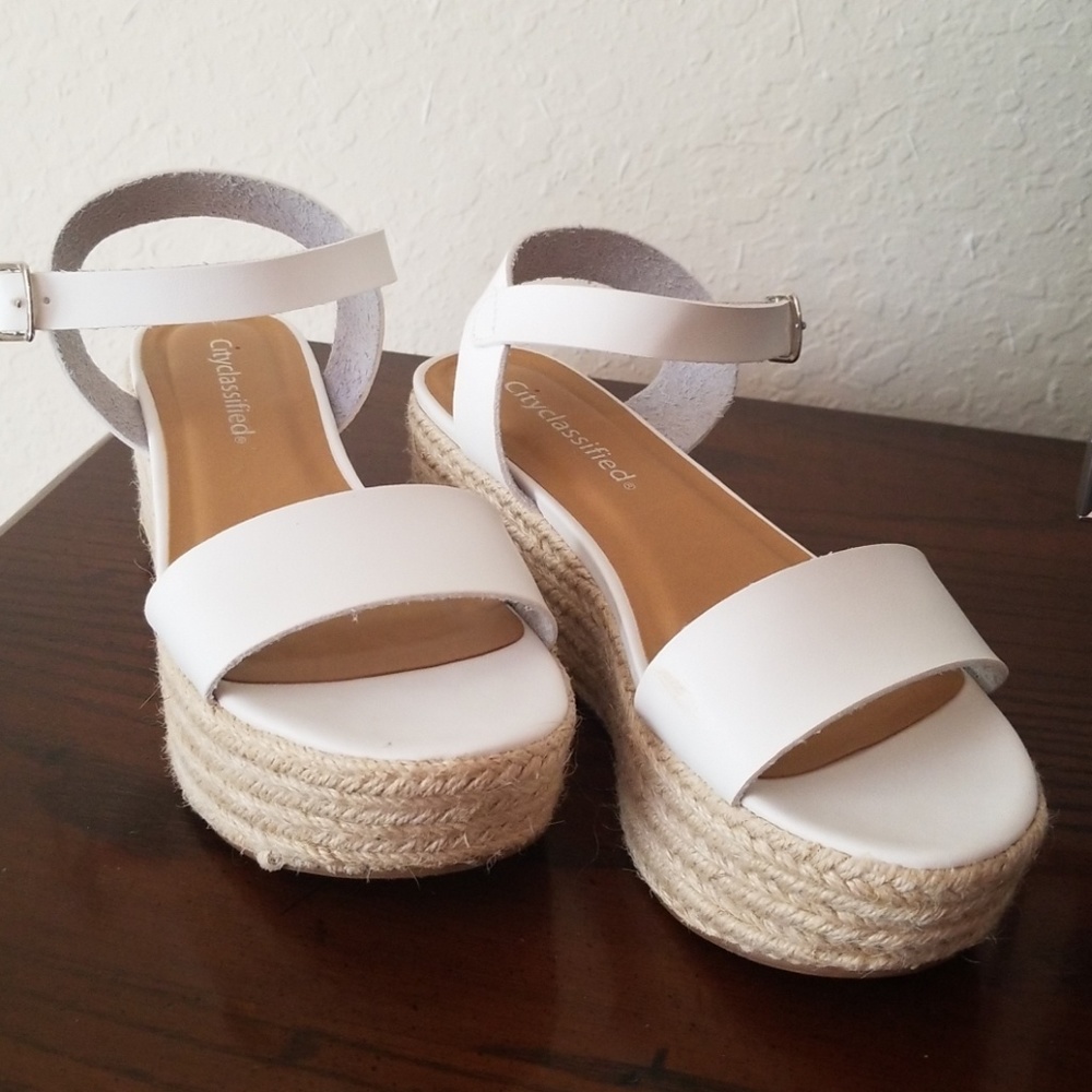 Corsa White Sandals